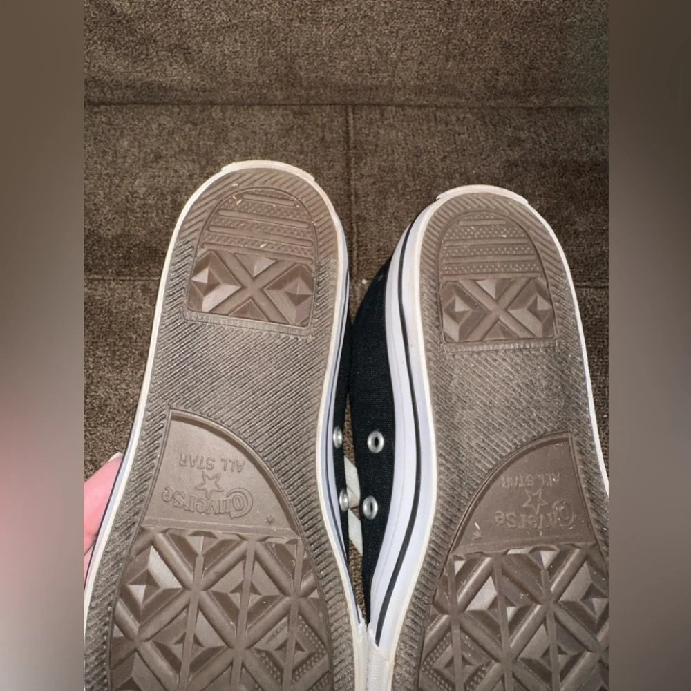 Converse Kids Black and White Low Top Sneakers Size 3